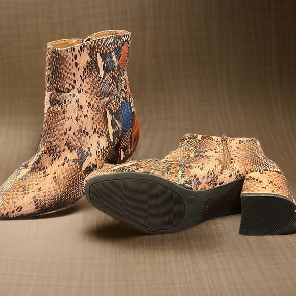 Fall & Winter Fantasy Boot - Picture 10 of 15